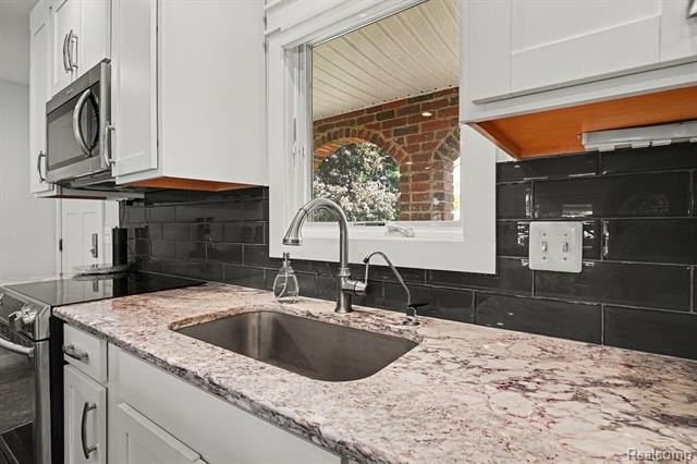 Experience the ultimate lakefront lifestyle on one of the most - photo 16