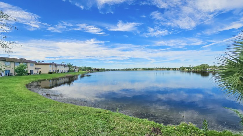 Investor-Friendly Lakefront Opportunity With No Rental - photo 17