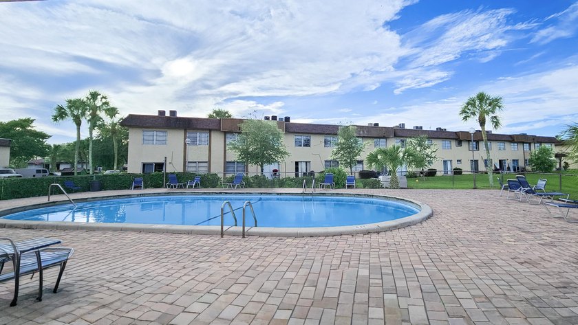 Investor-Friendly Lakefront Opportunity With No Rental - photo 20