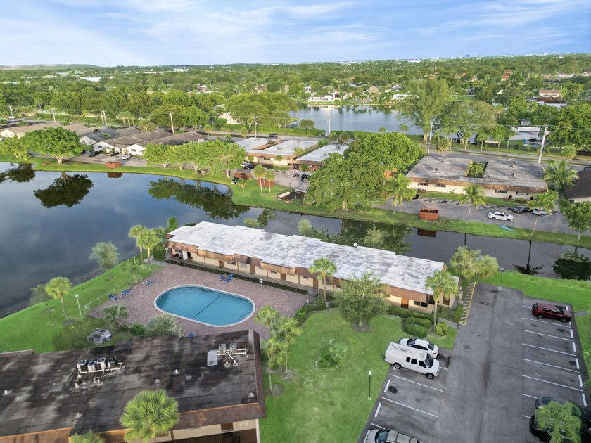 Investor-Friendly Lakefront Opportunity With No Rental - photo 21