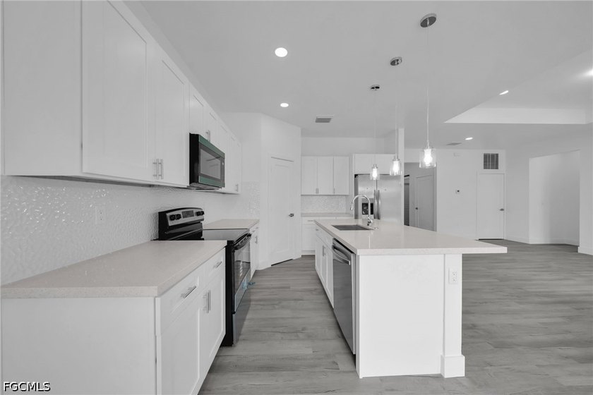 Brand-new construction featuring 3 bedrooms, 2 bathrooms, and 1 - photo 22