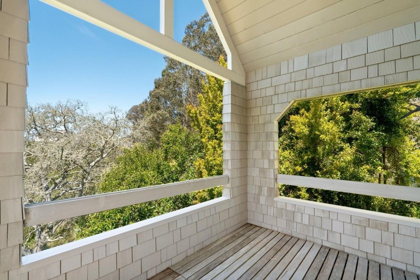 Beautiful custom home in prestigious Moore Creek Estates on the - photo 25