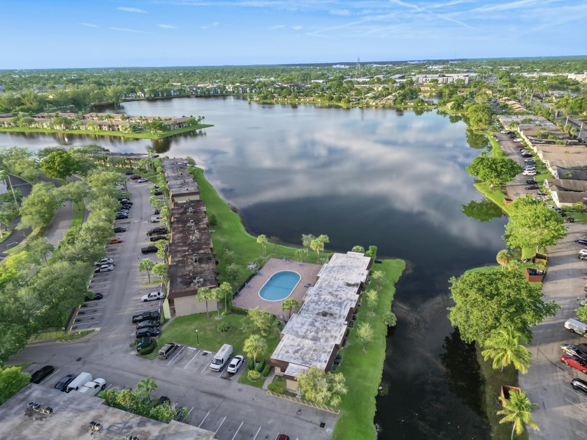Investor-Friendly Lakefront Opportunity With No Rental - photo 25