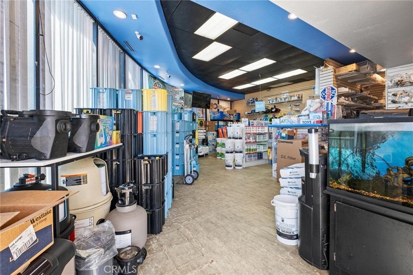 Located in the heart of Torrance, 18750 Crenshaw Blvd. offers a - photo 10