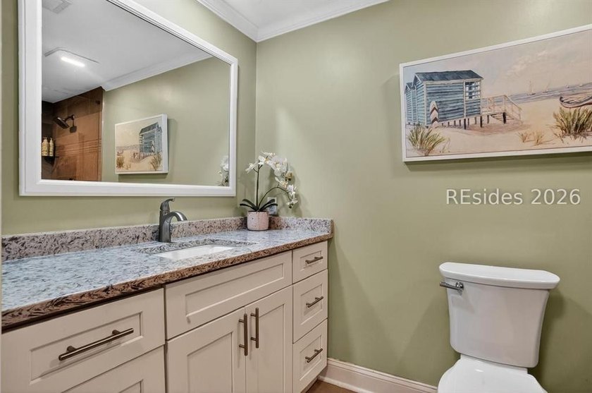 Across the street from the beach, stylishly renovated and - photo 11