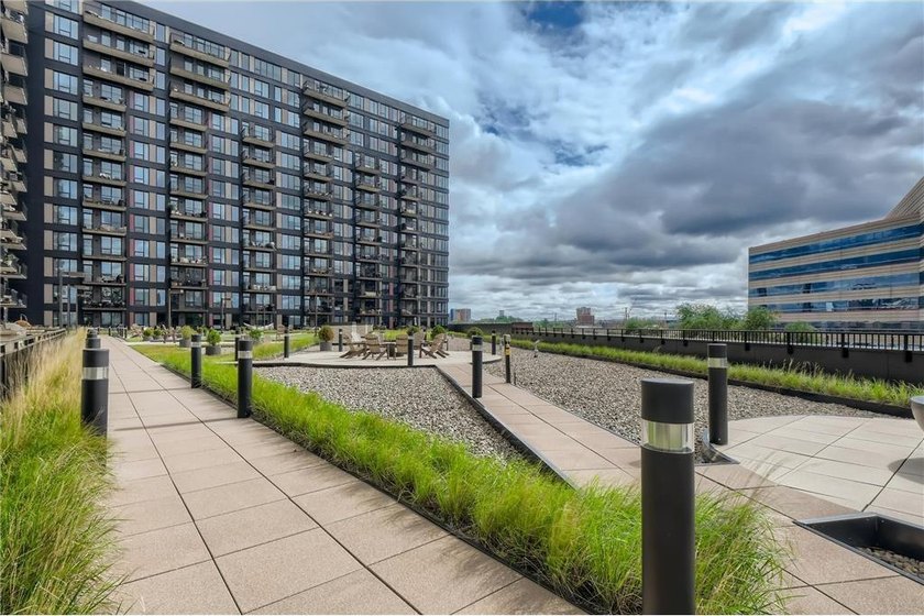 Great opportunity to own a 10th-floor, south-facing unit at - photo 20