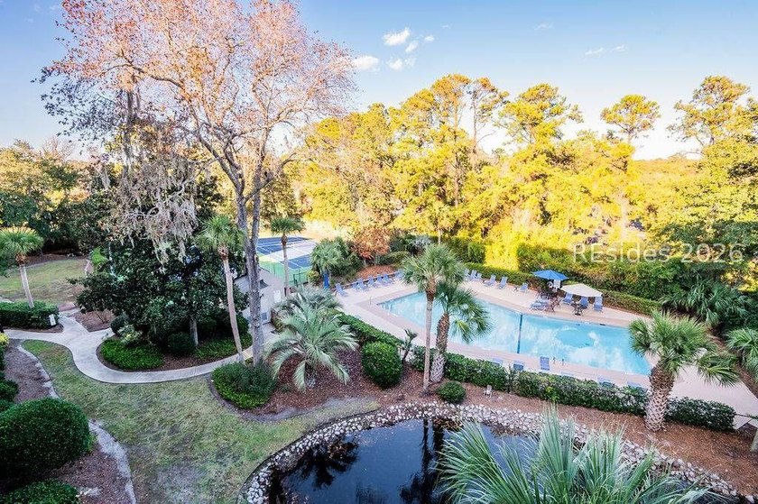 Across the street from the beach, stylishly renovated and - photo 24