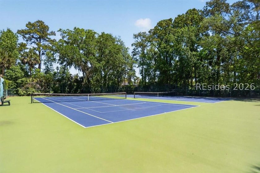 Across the street from the beach, stylishly renovated and - photo 25