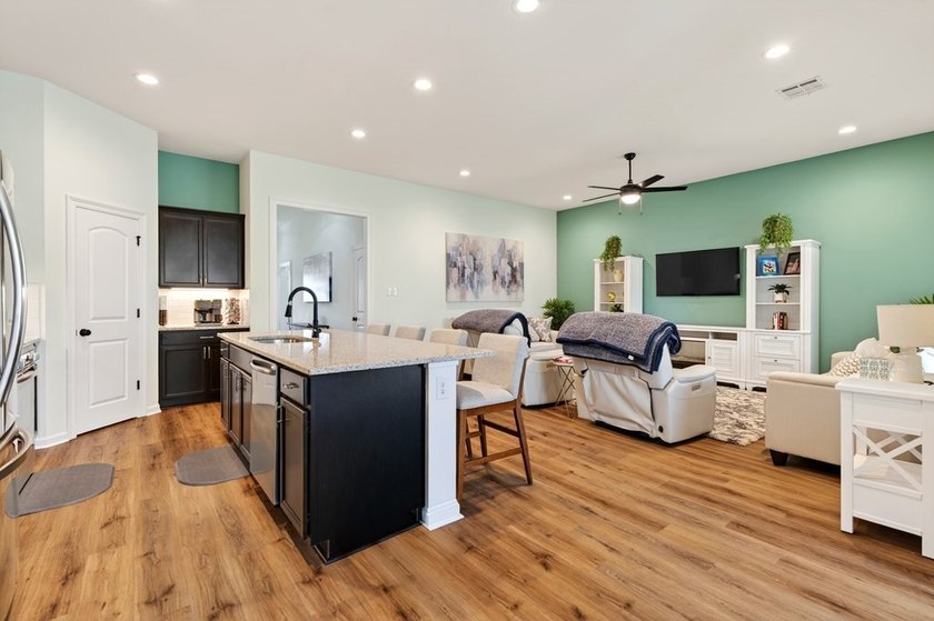 Why wait to build when your dream home is ready now? Even - photo 17