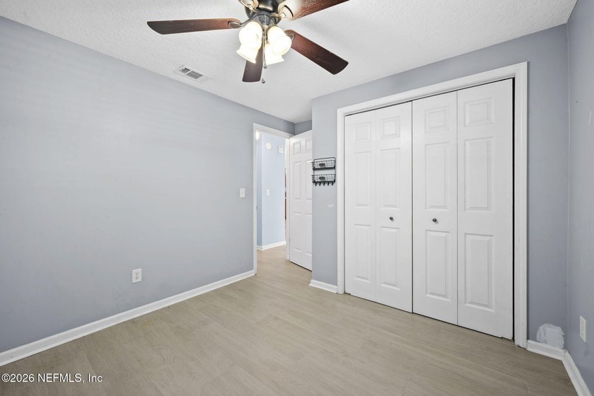 **Back on the market due to the buyer losing financing right - photo 22