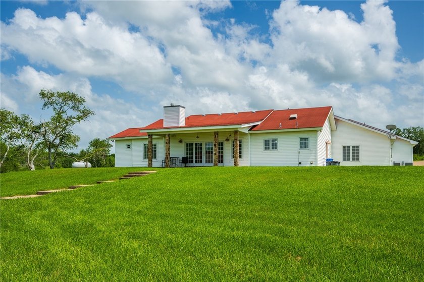10+/- acres on Lake Corpus Christi o?ering approximately 4 - photo 23