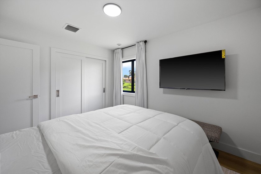Turnkey furnished fourplex on the 12th Fairway! Four identical - photo 33