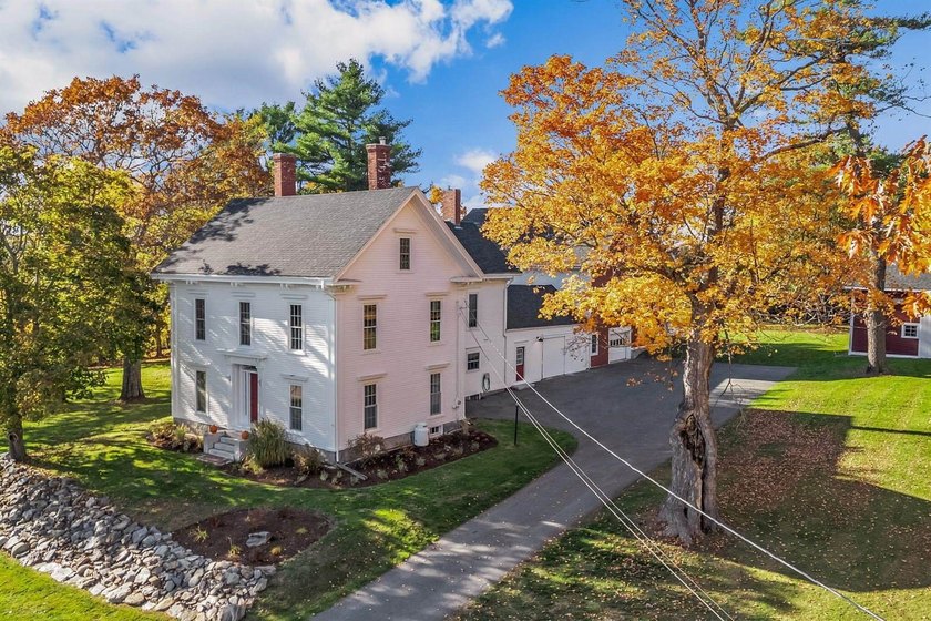 Set gracefully on 1.55 acres and positioned back from the road - photo 4