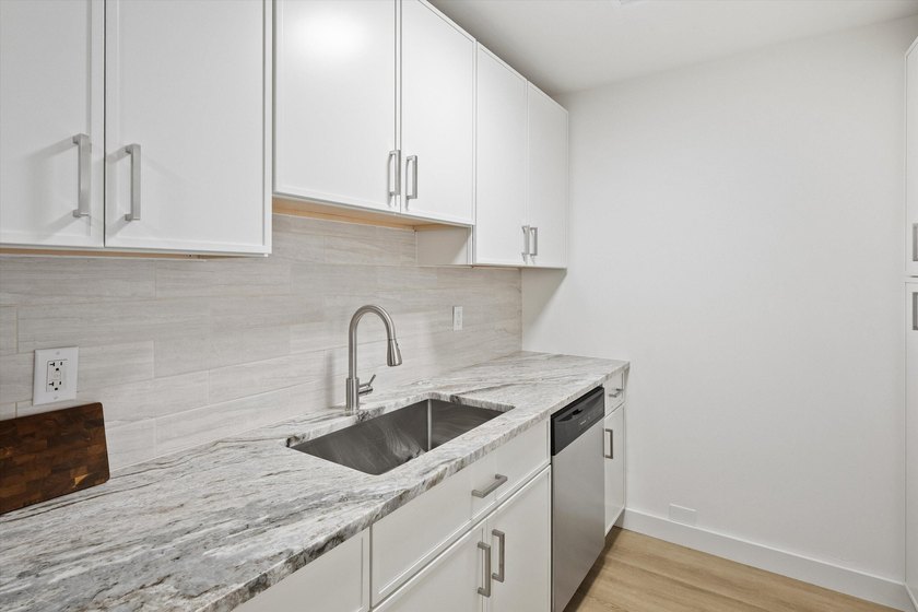 Turnkey furnished fourplex on the 12th Fairway! Four identical - photo 37