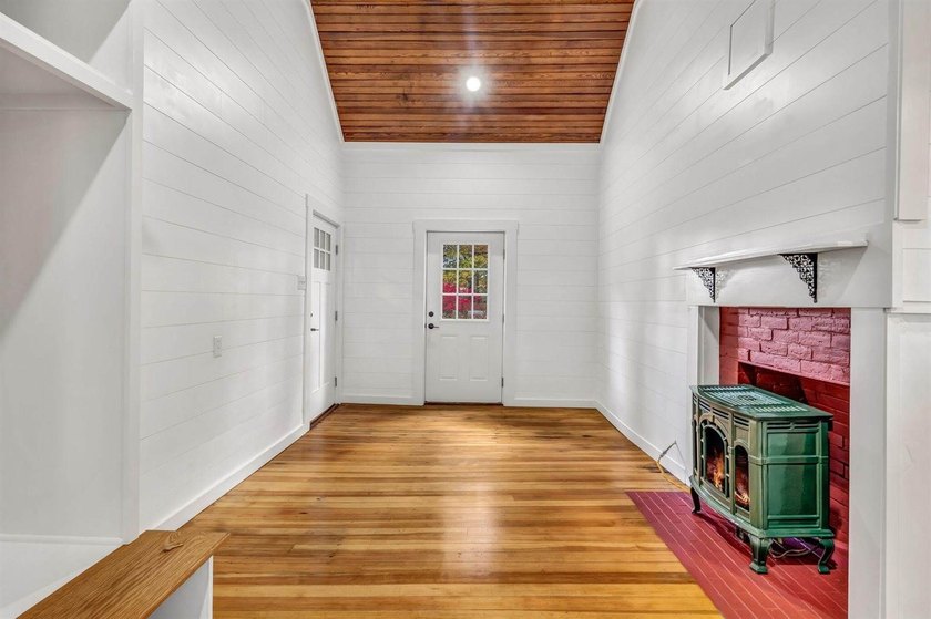 Set gracefully on 1.55 acres and positioned back from the road - photo 8