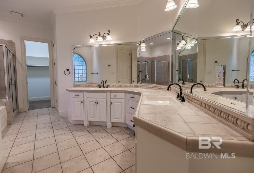 Exceptional estate home on approximately 1 acre in Fairhope's - photo 20