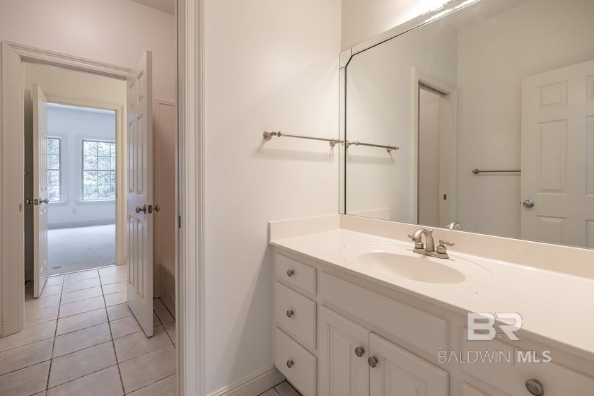 Exceptional estate home on approximately 1 acre in Fairhope's - photo 27