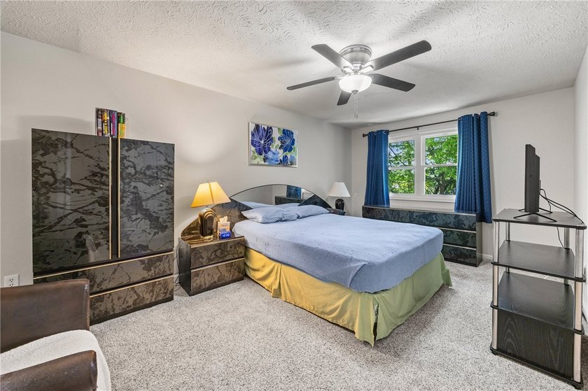 Welcome to this beautifully maintained townhome, which offers - photo 14