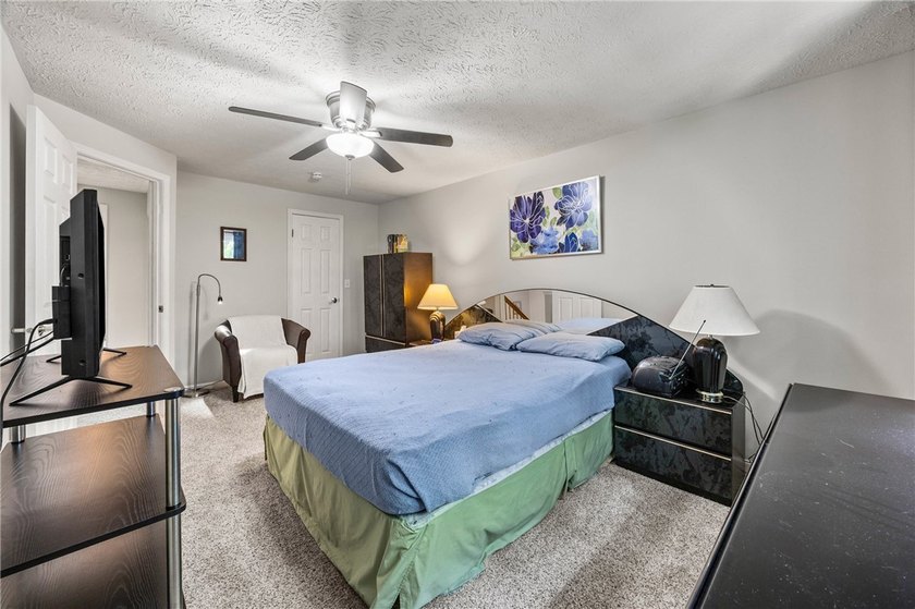 Welcome to this beautifully maintained townhome, which offers - photo 15