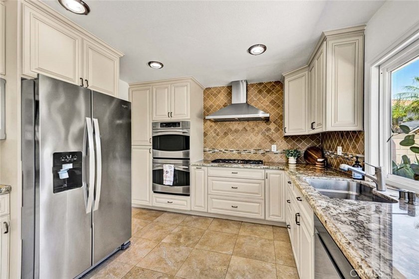 Welcome to this charming 4 bedroom, 1.75 bath single level home - photo 17