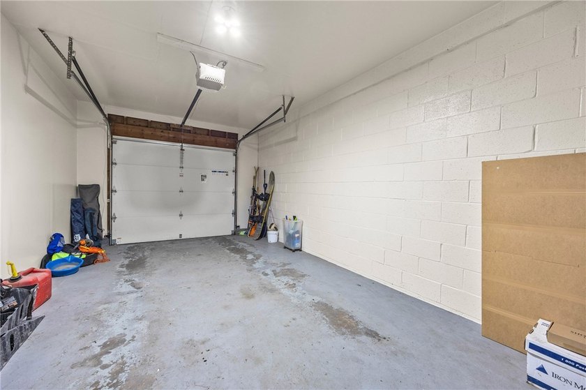 Welcome to this beautifully maintained townhome, which offers - photo 29