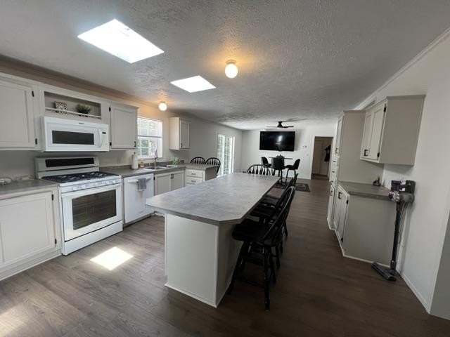 Rare opportunity to get over 600 ft of water frontage and 8 .5 - photo 31