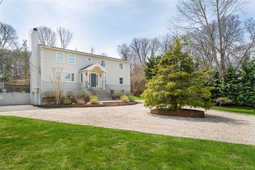Discover an exceptional offering in the Hamptons-this - photo 6