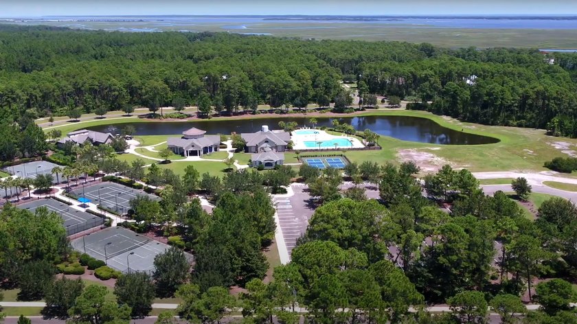Beautiful lakefront lot on Cumberland Harbour Blvd. 103'x154' - photo 9