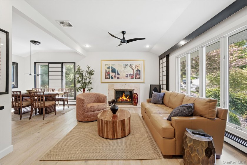 Welcome to this beautifully maintained 4 bedroom, 2.5-bath - photo 6