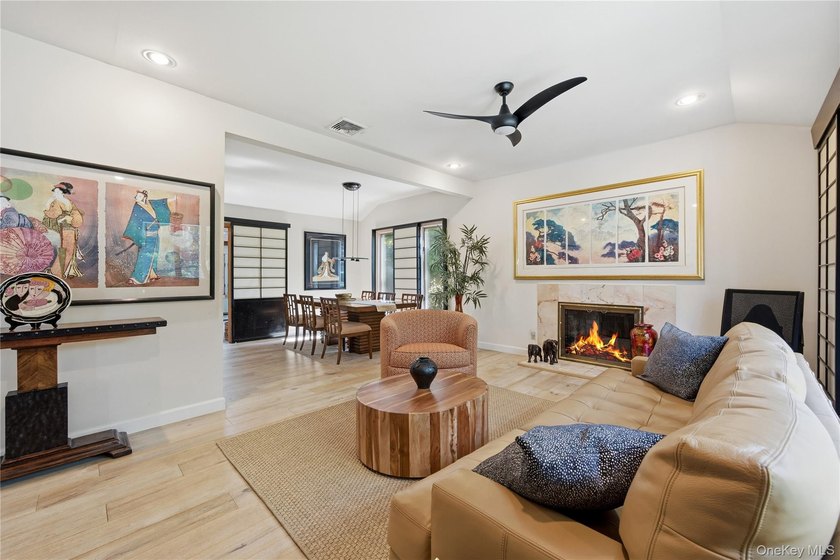 Welcome to this beautifully maintained 4 bedroom, 2.5-bath - photo 10