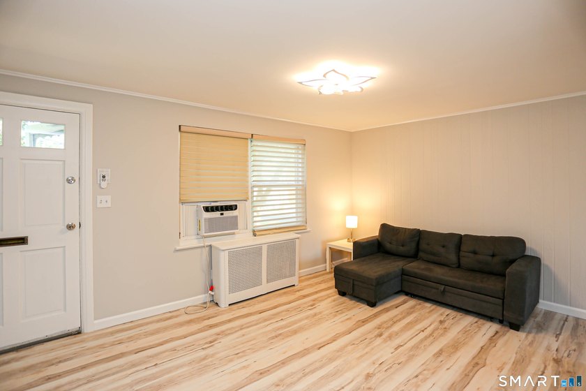 Rare find! This beautifully renovated, move-in ready 2-bedroom - photo 10