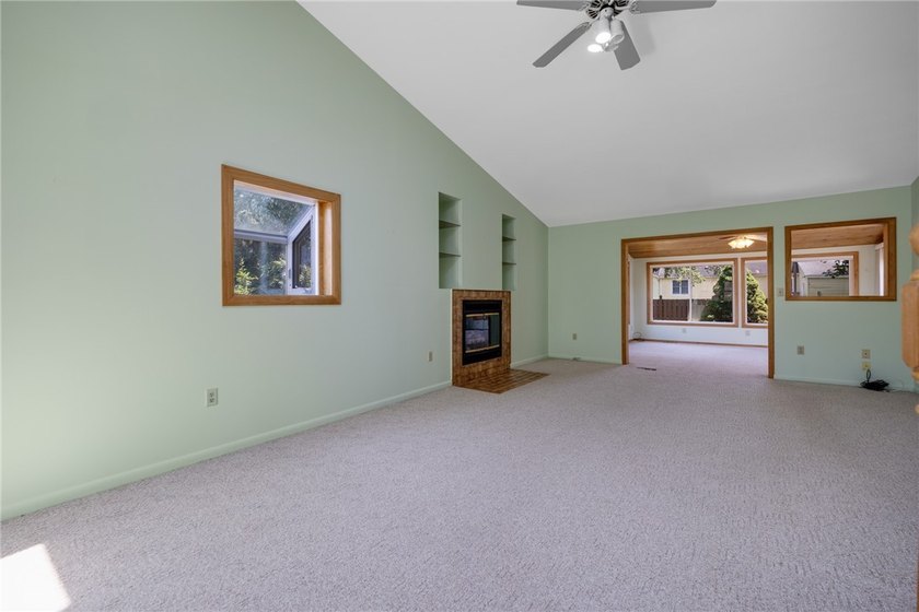 Easy one-floor living in the Village of Salina! This - photo 19