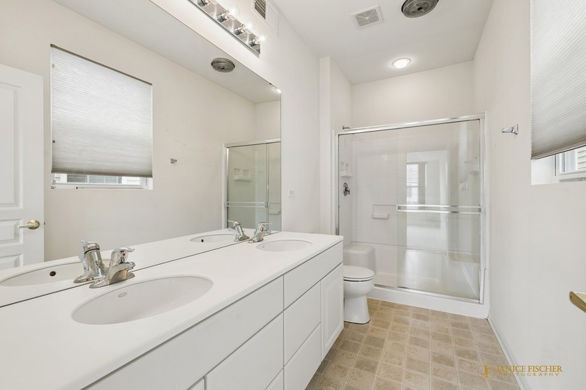 Welcome to this delightful 2-bedroom, 2-bathroom , York model - photo 8