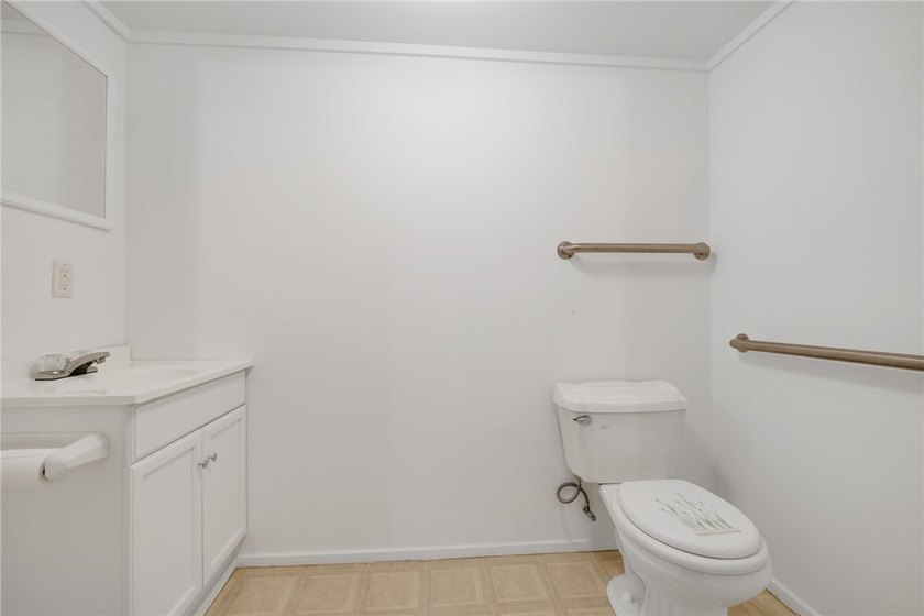 Easy one-floor living in the Village of Salina! This - photo 31