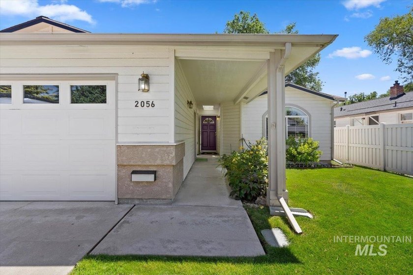 Rare opportunity to own a single-level townhome in Boise's - photo 3