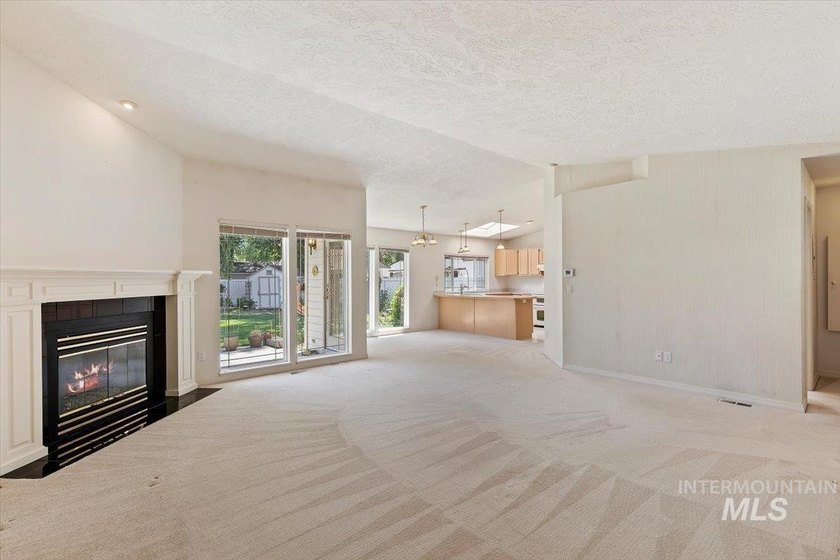 Rare opportunity to own a single-level townhome in Boise's - photo 6