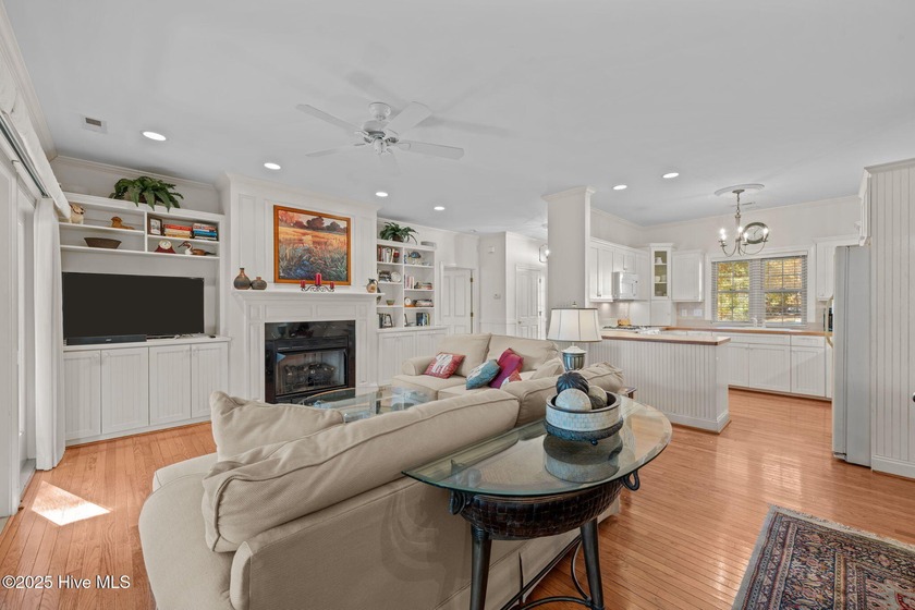 Beautiful 3-bedroom, 3-bath WATERFRONT home on two wooded lots - photo 22