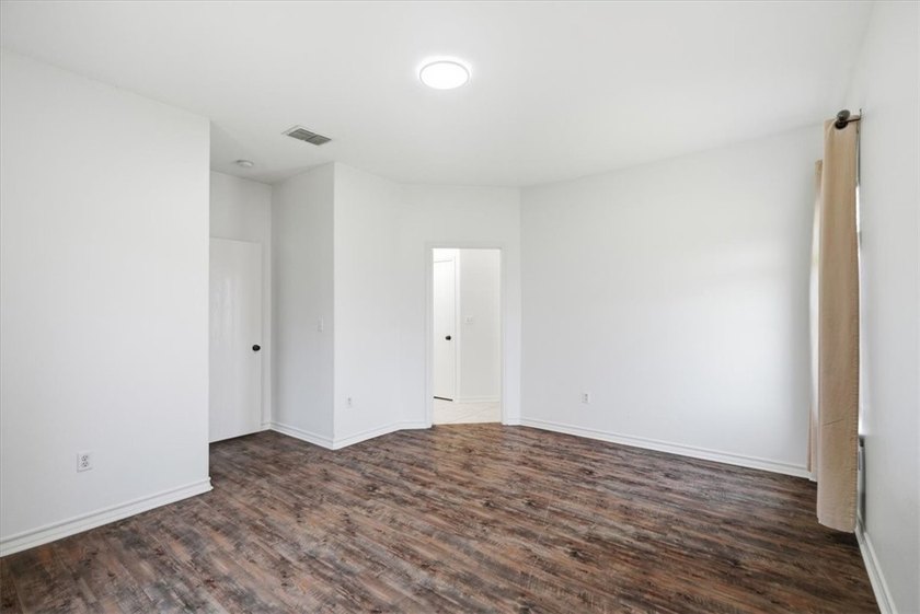 NEWLY renovated four-bedroom,two-bathroom split-plan home with - photo 24