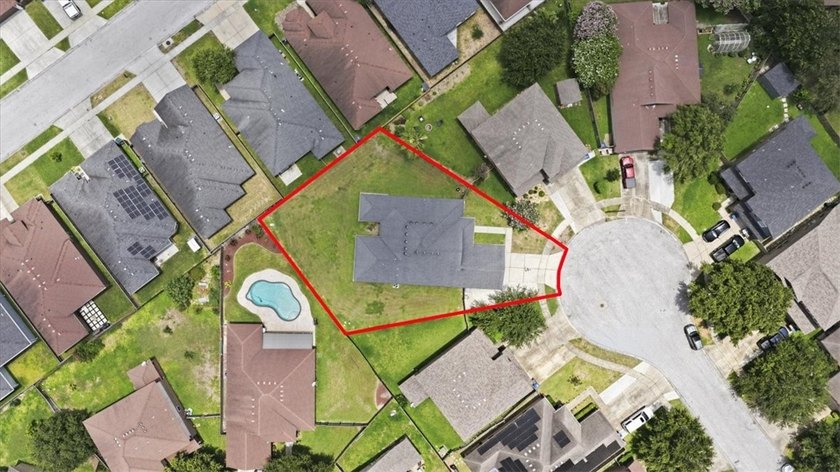 NEWLY renovated four-bedroom,two-bathroom split-plan home with - photo 30