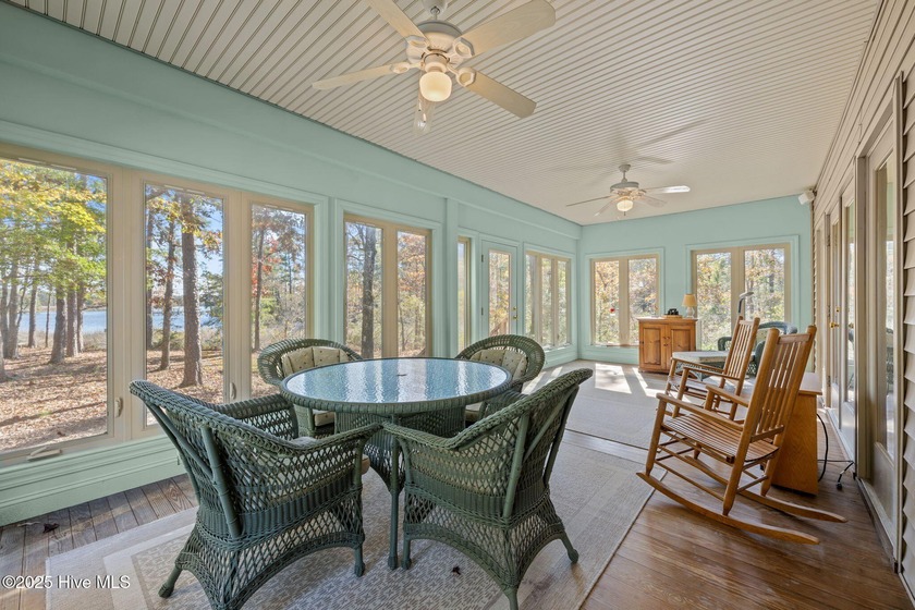 Beautiful 3-bedroom, 3-bath WATERFRONT home on two wooded lots - photo 30