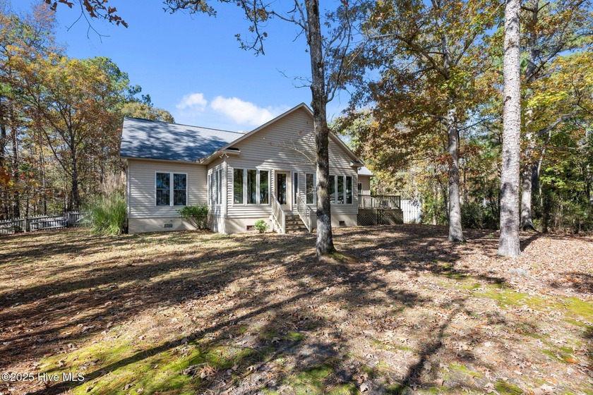 Beautiful 3-bedroom, 3-bath WATERFRONT home on two wooded lots - photo 43