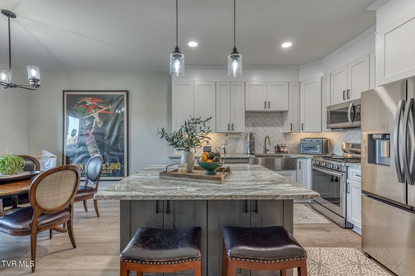 Modern Lakefront Luxury-Mountain View on Boone Lake Welcome to - photo 6