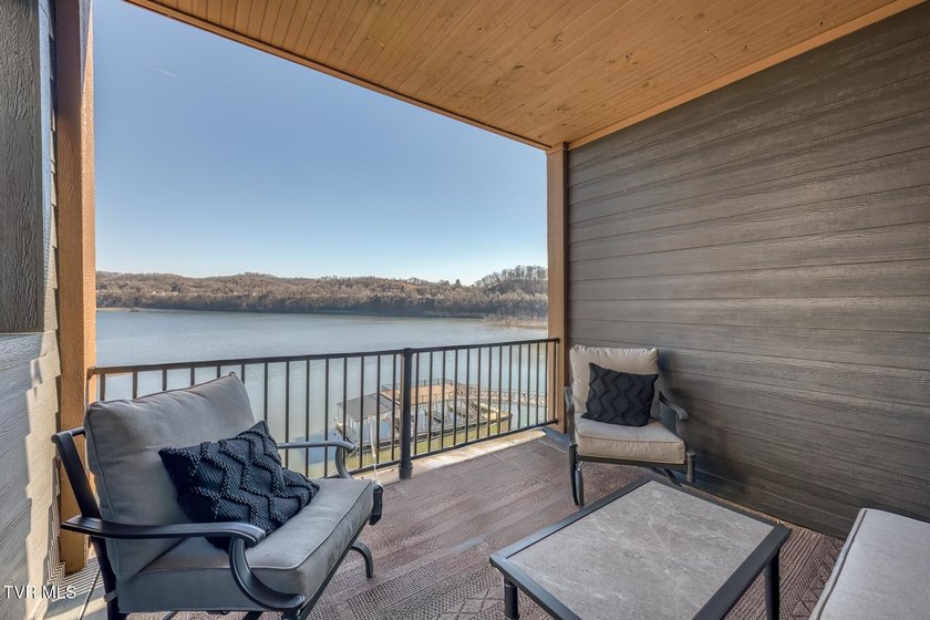 Modern Lakefront Luxury-Mountain View on Boone Lake Welcome to - photo 8