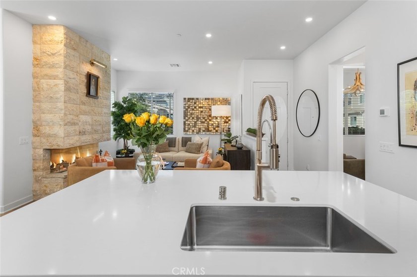 IRRESISTIBLE PRICE REDUCTION FOR A DESIGNER UPGRADED HOME! - photo 14