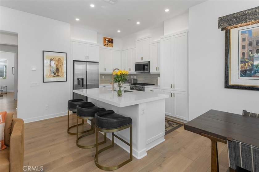 IRRESISTIBLE PRICE REDUCTION FOR A DESIGNER UPGRADED HOME! - photo 18