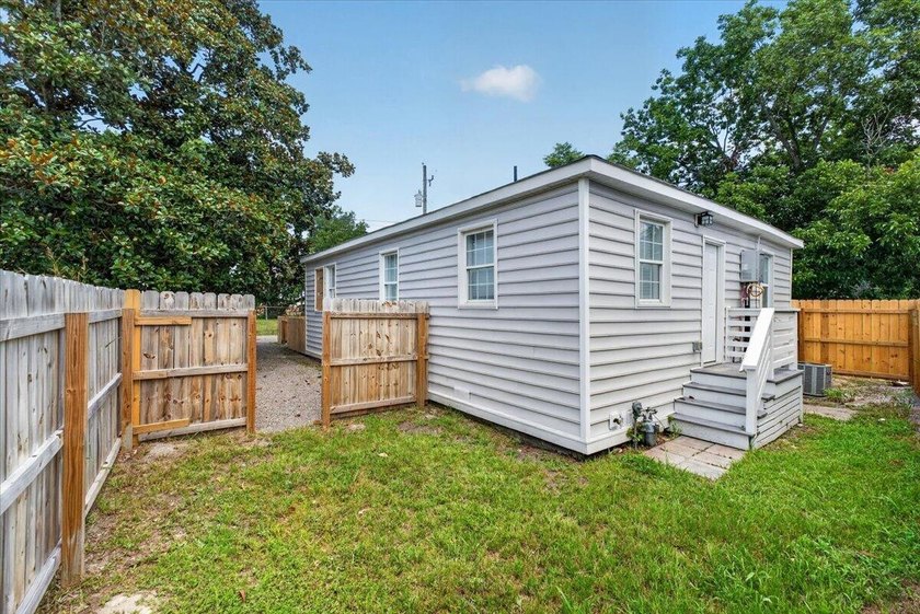 This charming 3-bedroom, 2-bath home has been completely - photo 21