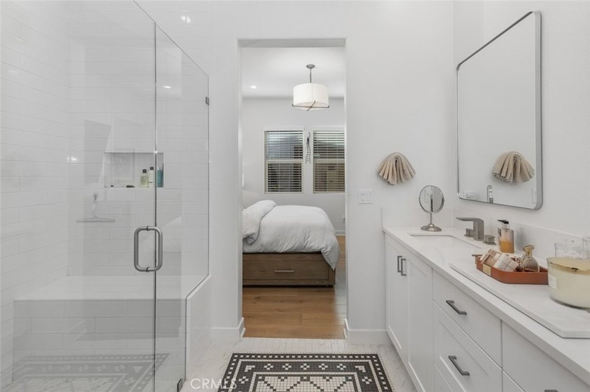IRRESISTIBLE PRICE REDUCTION FOR A DESIGNER UPGRADED HOME! - photo 24
