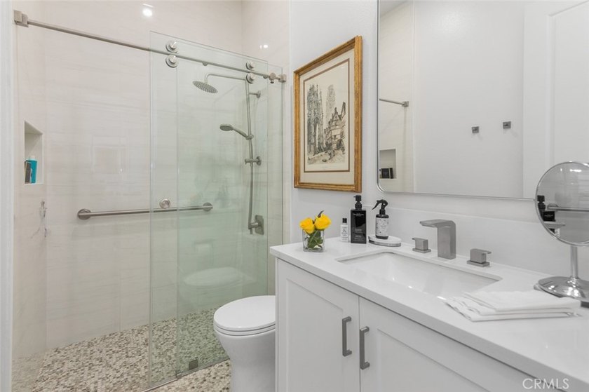 IRRESISTIBLE PRICE REDUCTION FOR A DESIGNER UPGRADED HOME! - photo 31
