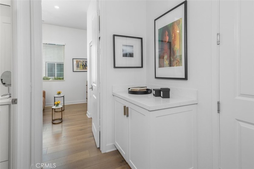 IRRESISTIBLE PRICE REDUCTION FOR A DESIGNER UPGRADED HOME! - photo 32