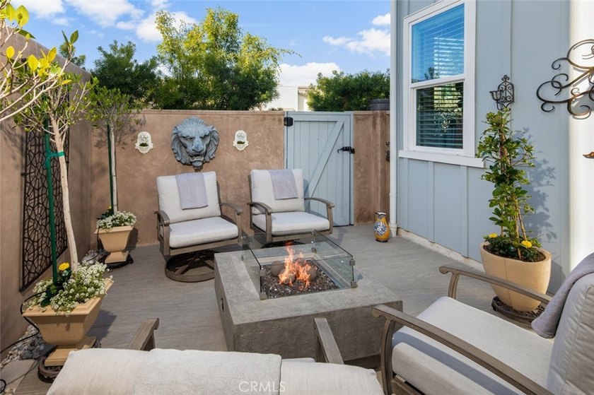 IRRESISTIBLE PRICE REDUCTION FOR A DESIGNER UPGRADED HOME! - photo 36